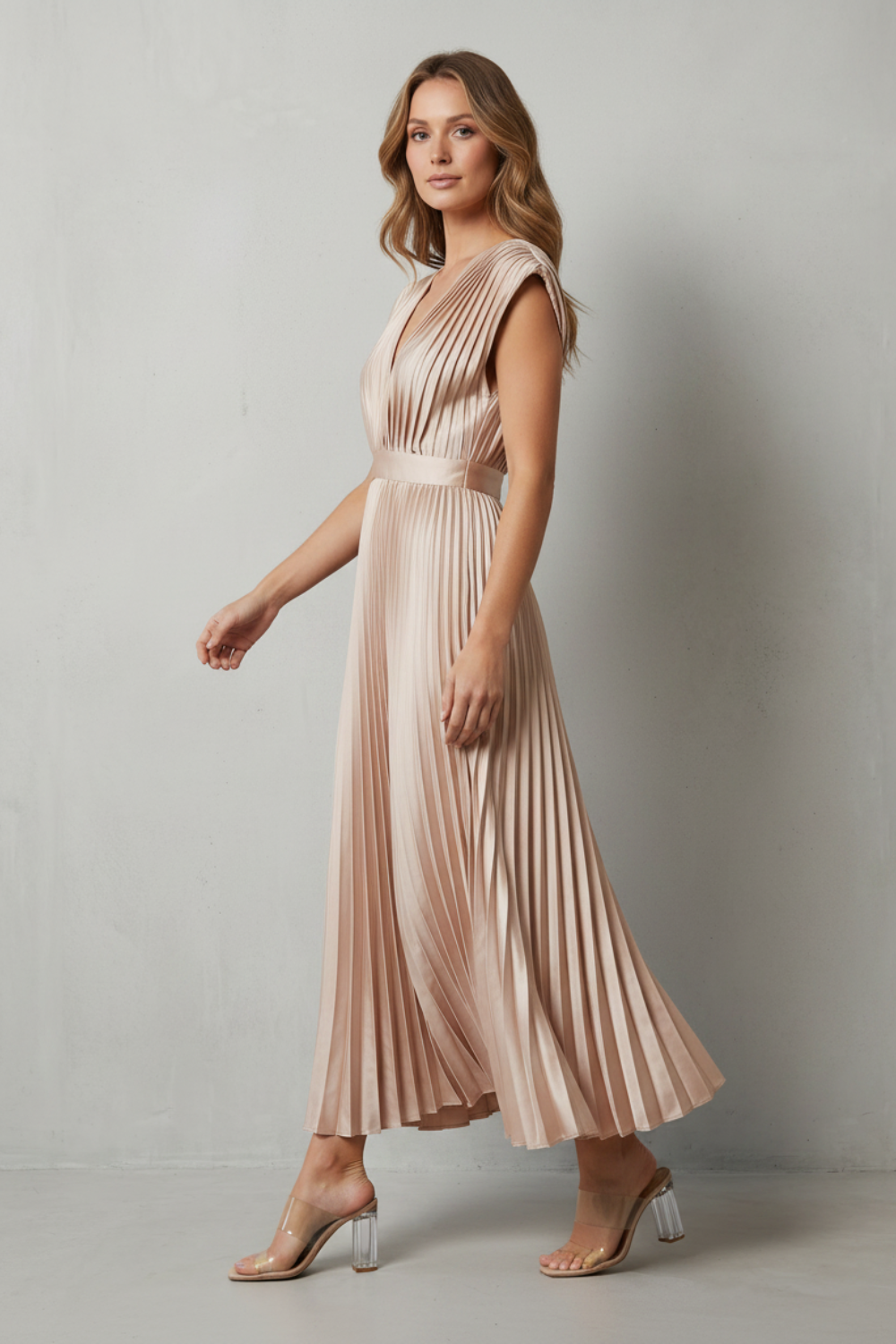 Veloria | Women's Flowing Pleated Elegance Midi Dress